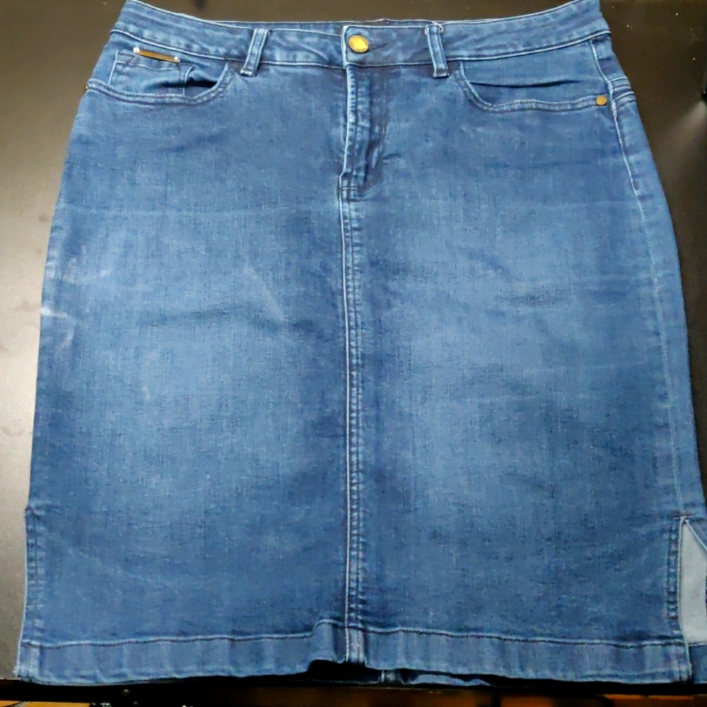 Ivanka Trump - Denim Skirt - Size 10